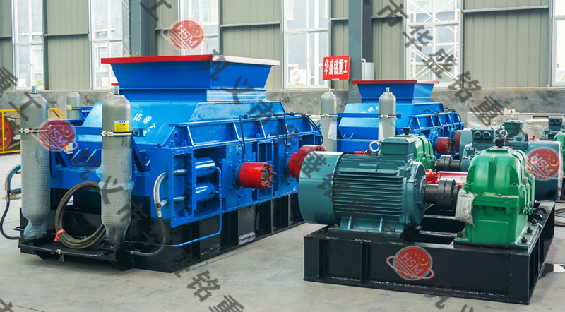 大型碎石機(jī)_大型對輥碎石機(jī)_大型碎石機(jī)圖片大全